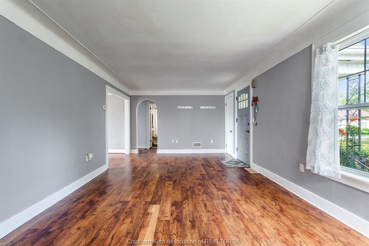 Property Photo: 74 Marlborough Street East ON N8H 1W9