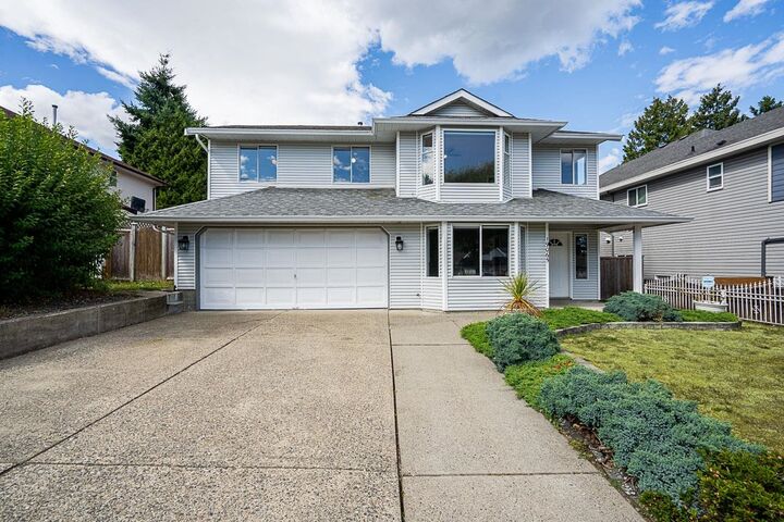 19065 60 Avenue — photo 1