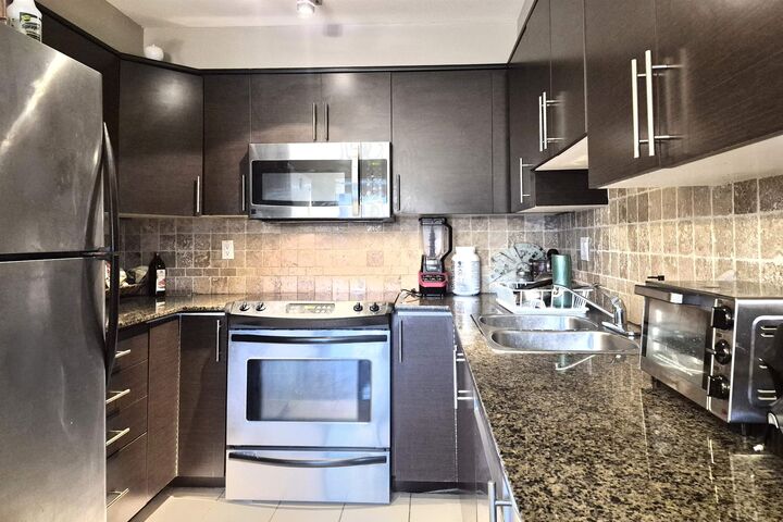 Property Photo:  84 Grant Street 2010  BC V3H 0B5 
