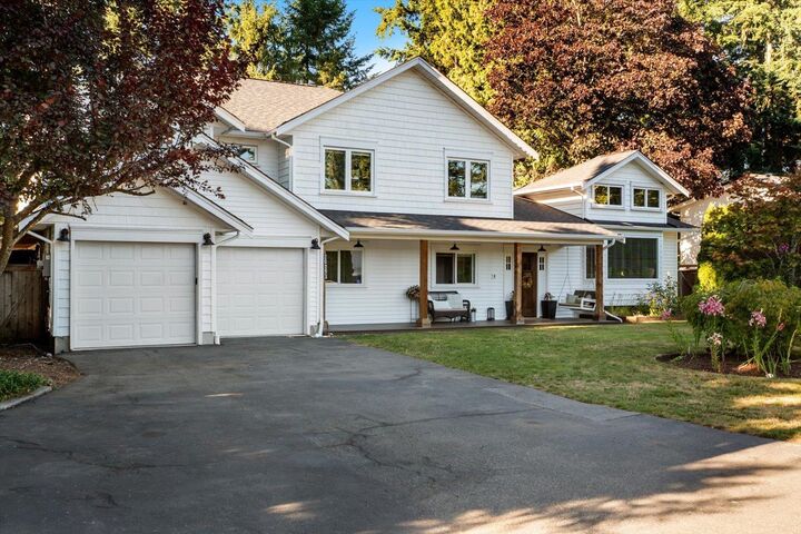 Property Photo: 20291 36B Avenue BC V3A 2S3