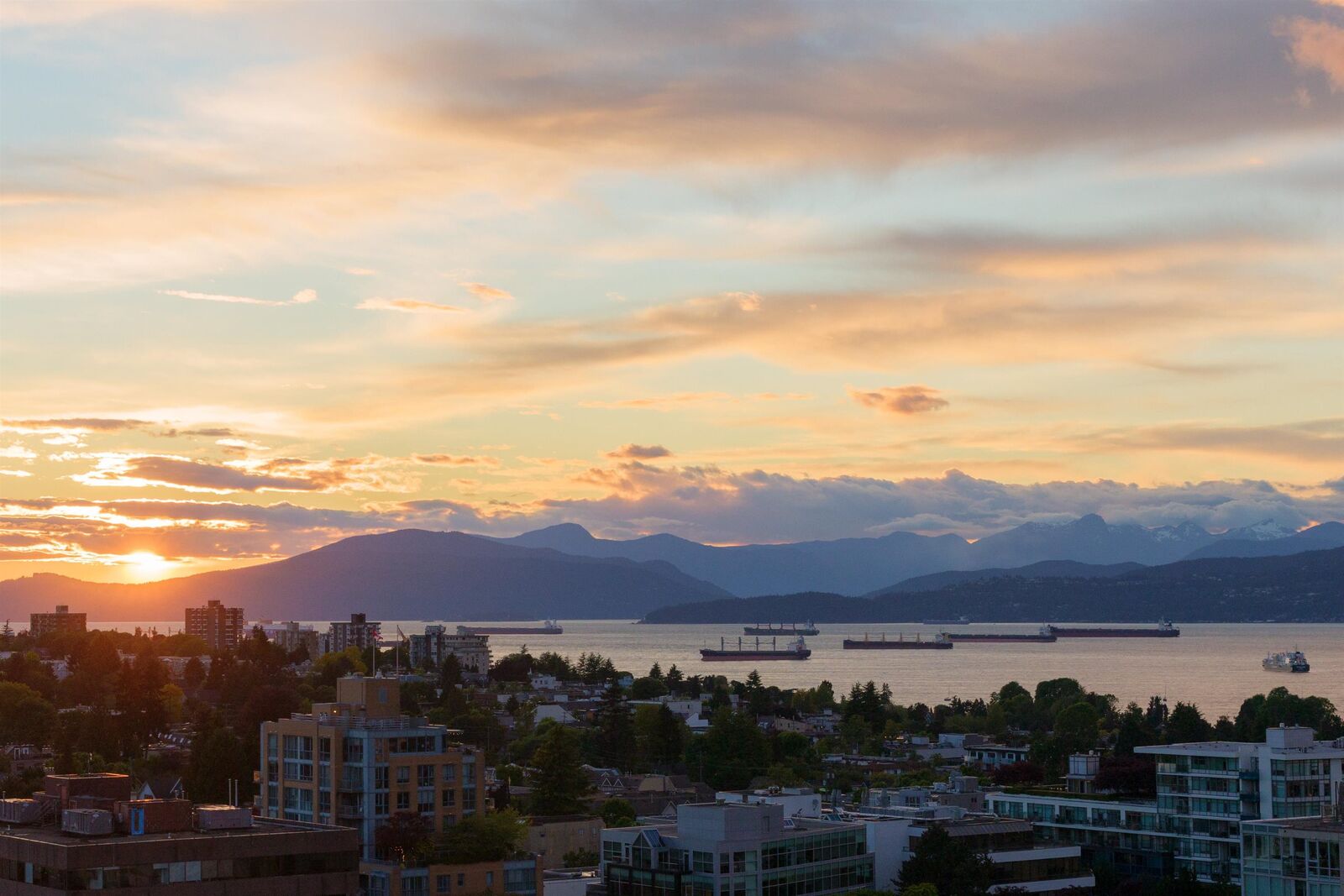 Property Photo: 1633 W 10th Avenue 1201 BC V6J 2A2