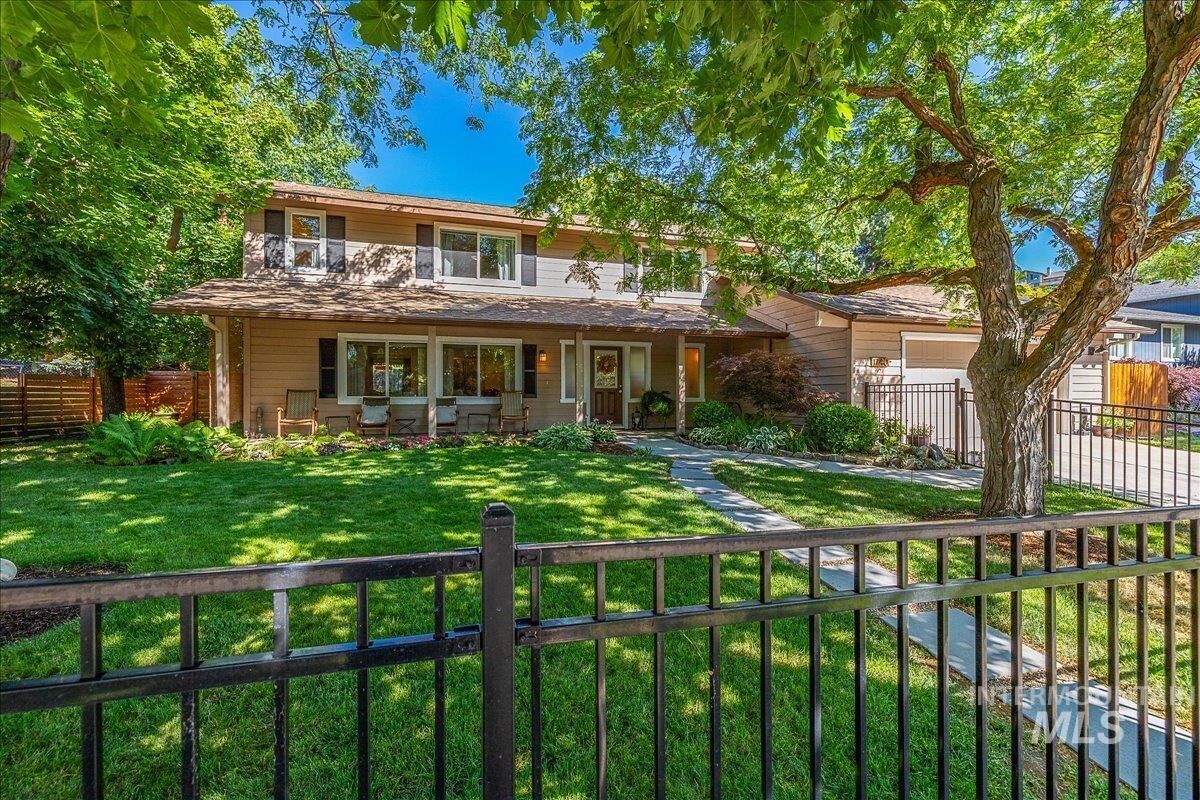 Property Photo:  1740 E Ridgecrest Dr  ID 83712 