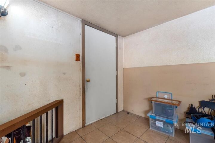 Property Photo: 403 S Wardwell Ave ID 83617