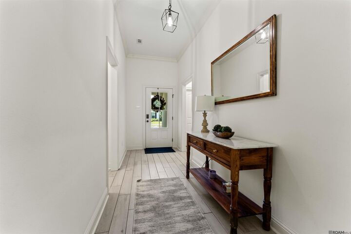 Property Photo: 9251 Asoka Ave LA 70810