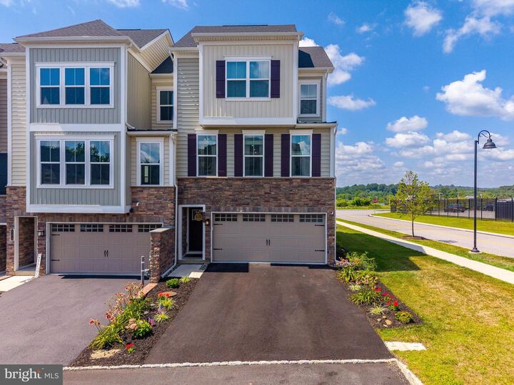 Property Photo:  127 Kyle Square  PA 19063 