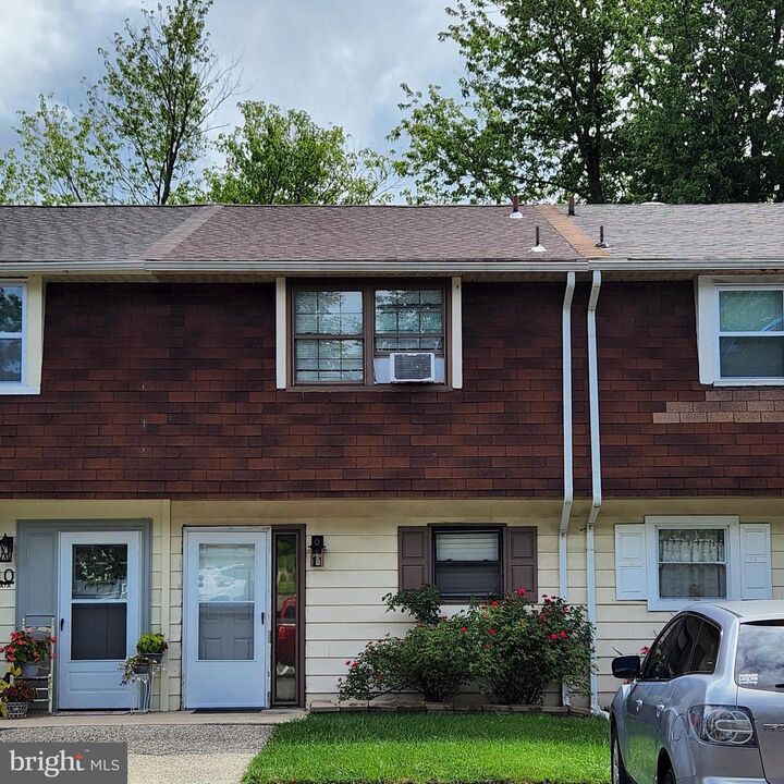 Property Photo: 11 La Cascata Tnhs NJ 08021