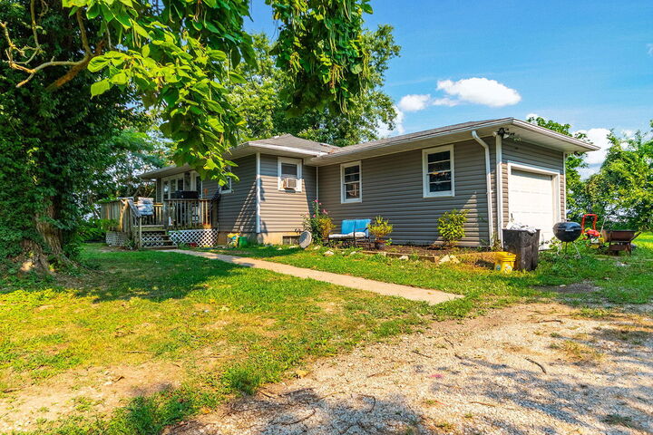 Property Photo: 511 E Hwy 124 MO 65255