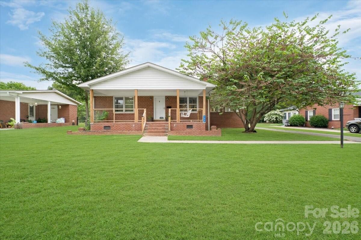 Property Photo: 109 Catawba Street SC 29710