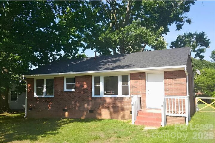 Property Photo: 916 Summer Drive NC 28052