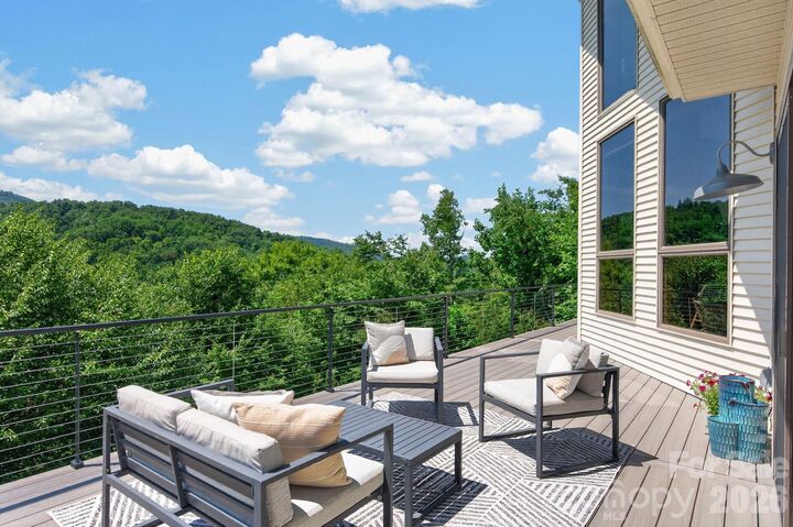 Property Photo:  9 Bees Mountain Drive  NC 28804 
