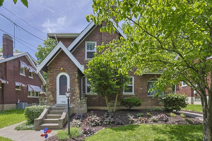 Property Photo: 1581 Wittekind Terrace OH 45224