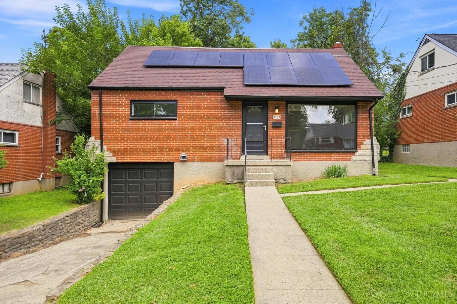 Property Photo:  1464 Dordine Lane  OH 45231 
