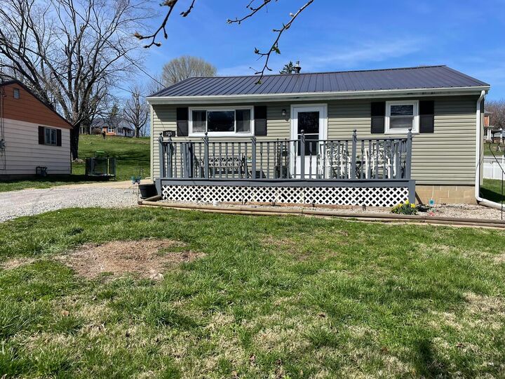 Property Photo:  905 Wylie Lane  OH 45123 