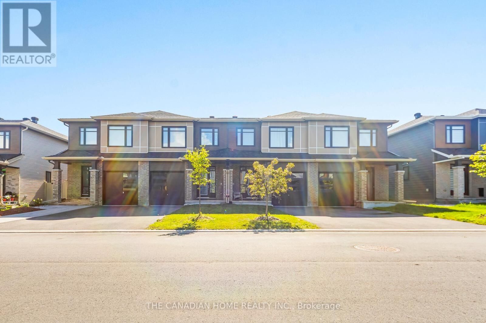 Property Photo:  921 Clarkia Street  ON K1T 0Y2 