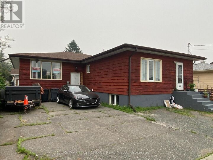 218 Powley Street — photo 1