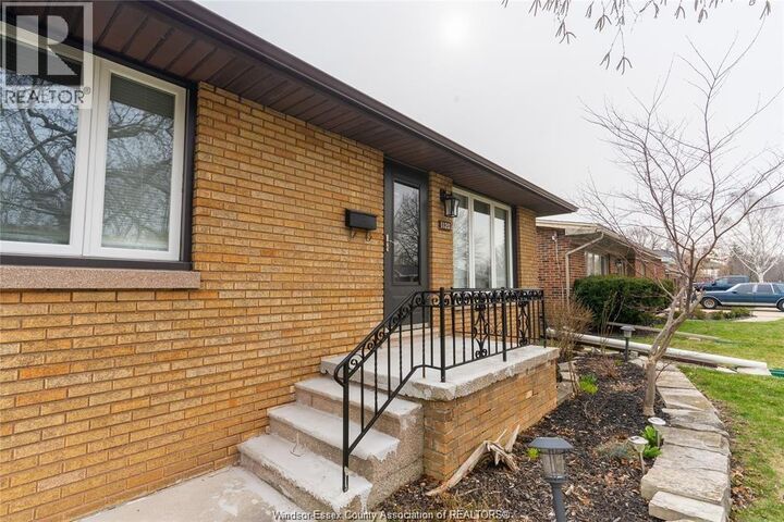 Property Photo: 1120 Parkview Avenue Upper ON N8S 2X9
