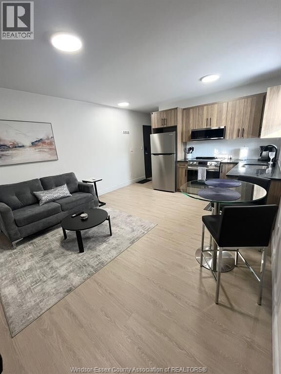 Property Photo:  808 Ottawa Street 4  ON N8X 2C6 