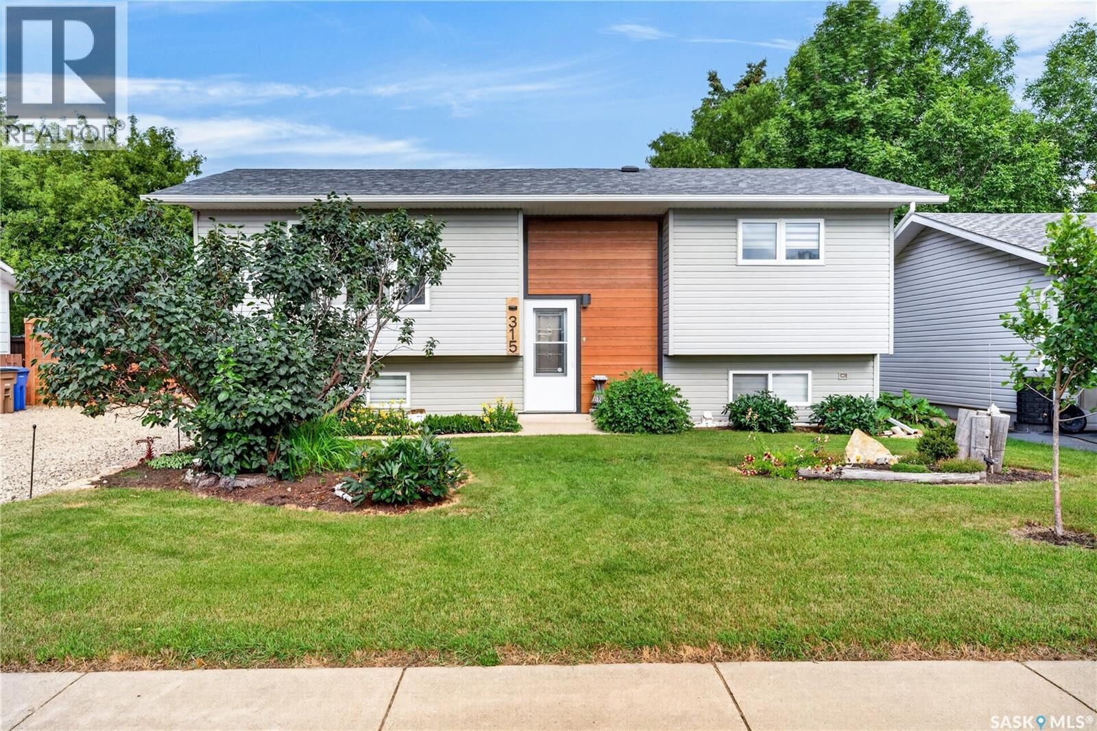 Property Photo: 315 Caskey Drive SK S0E 1A0
