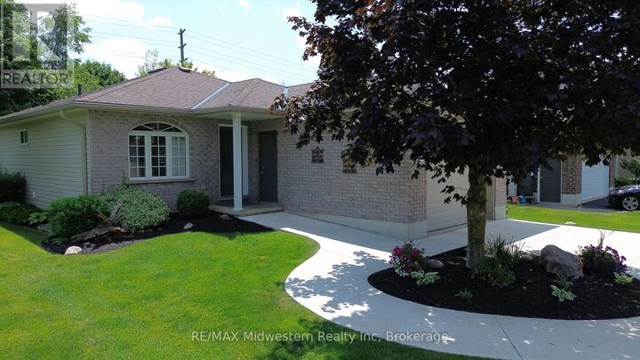 Property Photo: 380 Havelock Avenue South ON N4W 3T4