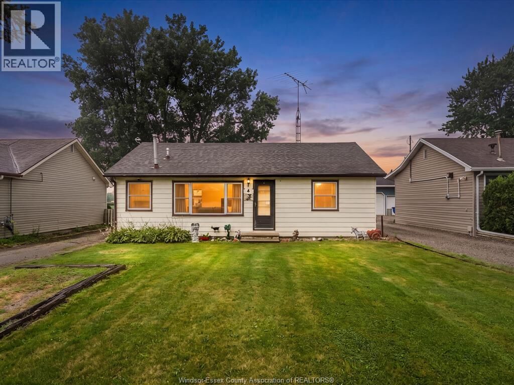 Property Photo: 4 Standaert Road ON N7M 5J7