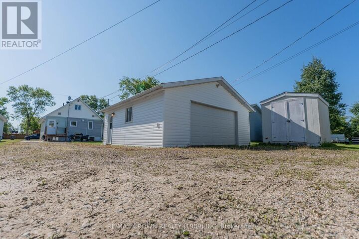 Property Photo: 47 Devonshire Street ON P5N 1C2