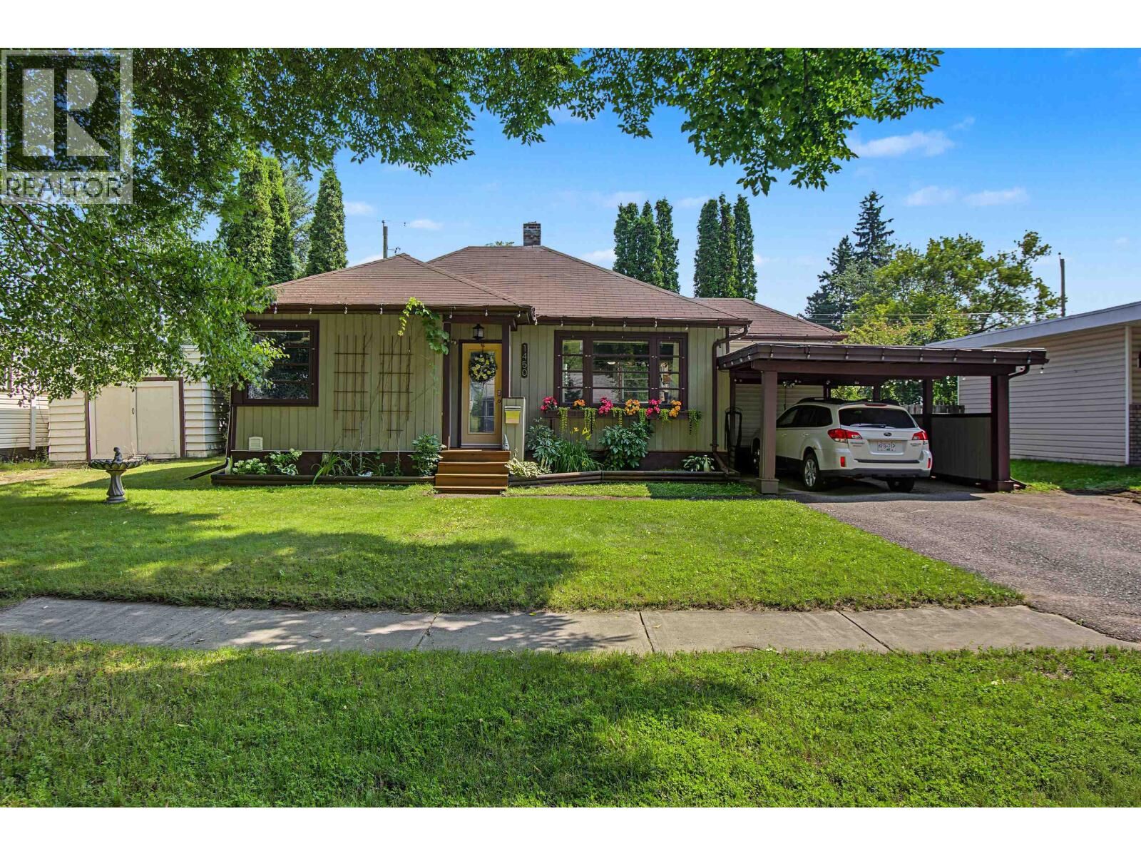 Property Photo:  1450 Fir Street  BC V2L 1E3 