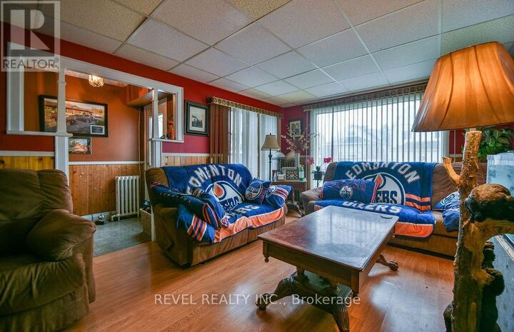 Property Photo: 285 Elm Street South ON P4N 1X3