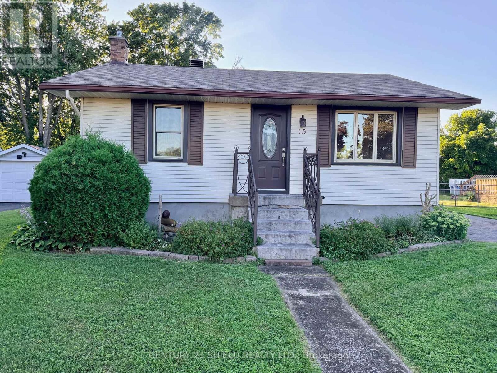 Property Photo: 15 Adam Dixon Avenue North ON K0C 1P0