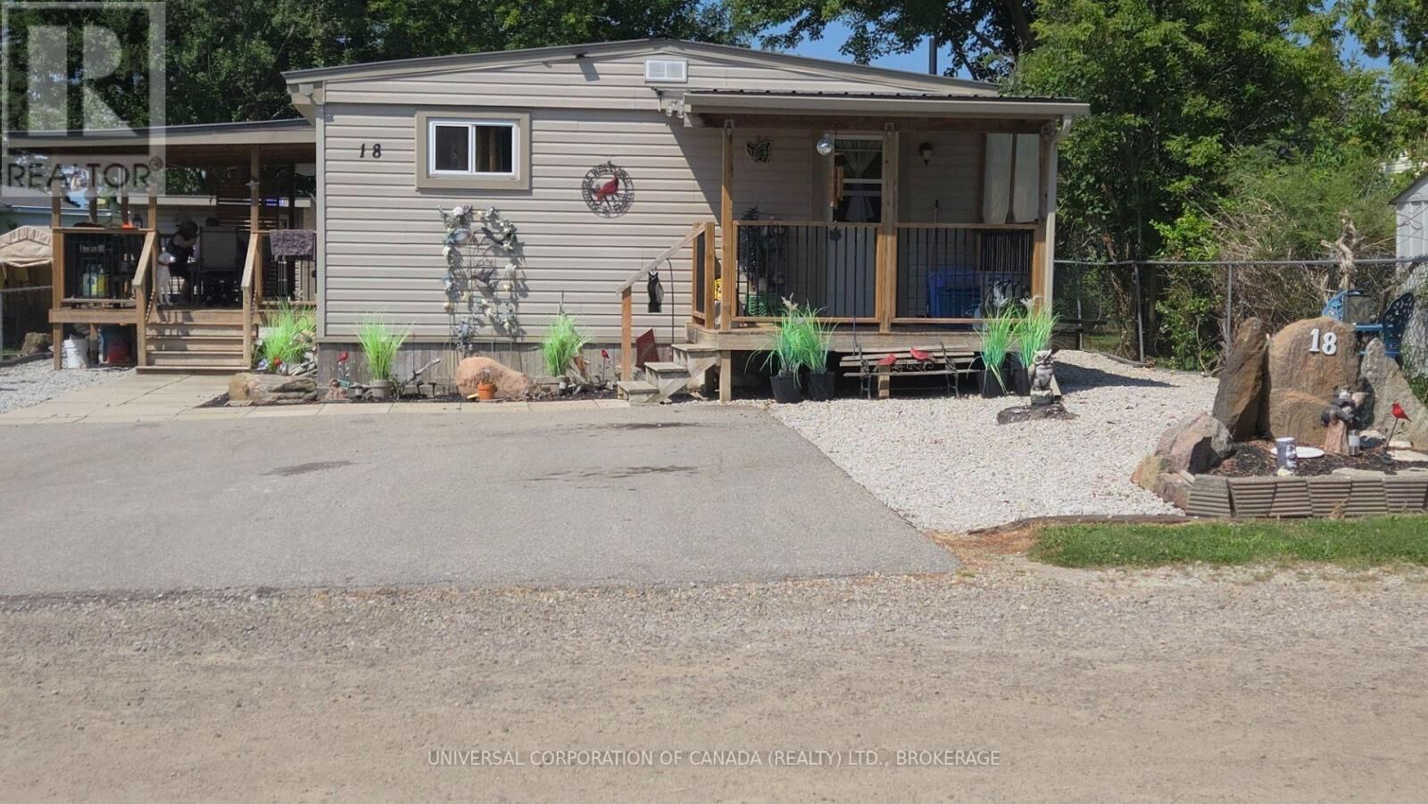 Property Photo:  18 Pineview Street  ON N0J 2J0 