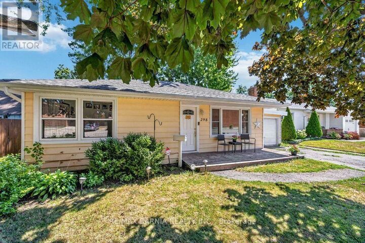 Property Photo:  298 Lorne Avenue  ON N8A 3Z2 