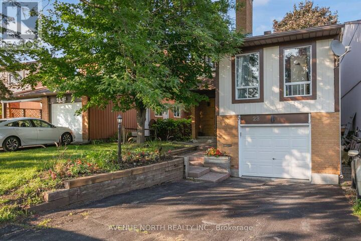 Property Photo: 23 Bluegrass Drive ON K2M 1G2