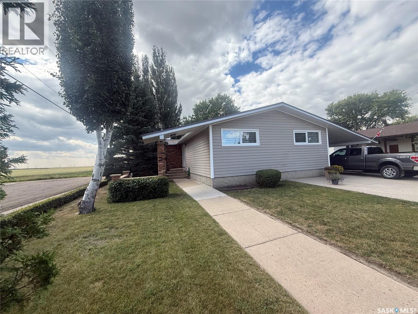 Property Photo: 66 Kasper Crescent SK S0H 0B0