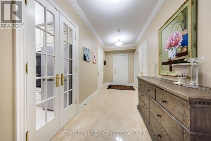 Property Photo: 7071 Bayview Ave Avenue 204 ON L3T 7Y8