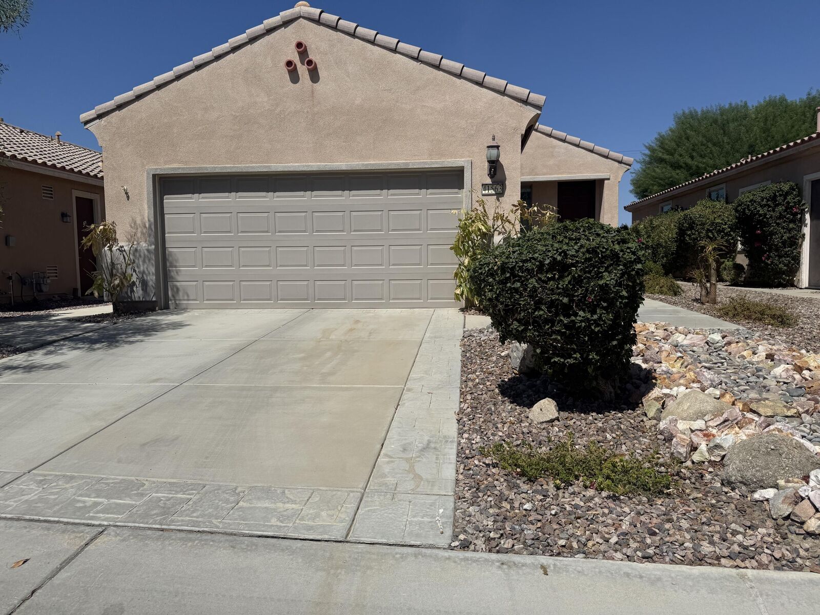 Property Photo: 41563 Calle Pampas CA 92203