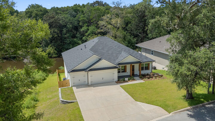 Property Photo:  1720 25th Street  FL 32578 