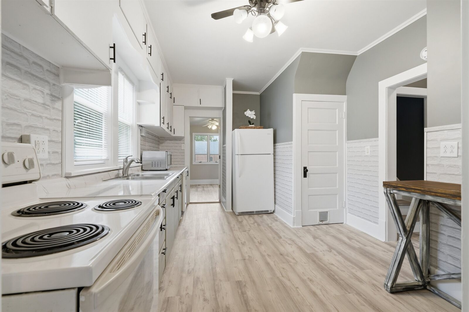 Property Photo:  310 N William Street  IA 52041 