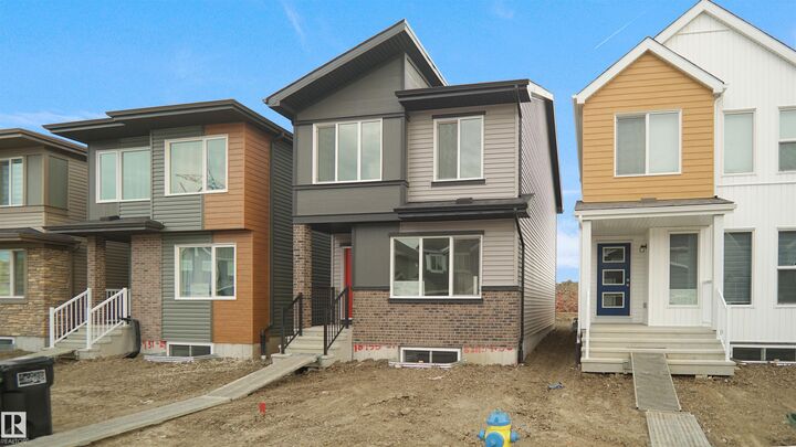 225 Falcon Crescent — photo 1