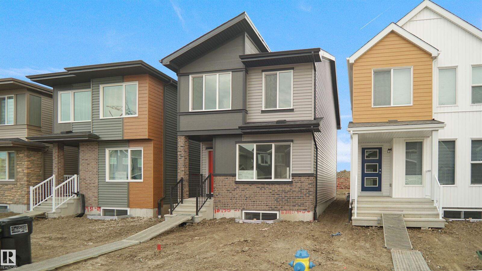 Property Photo: 225 Falcon Crescent AB T0B 3M3