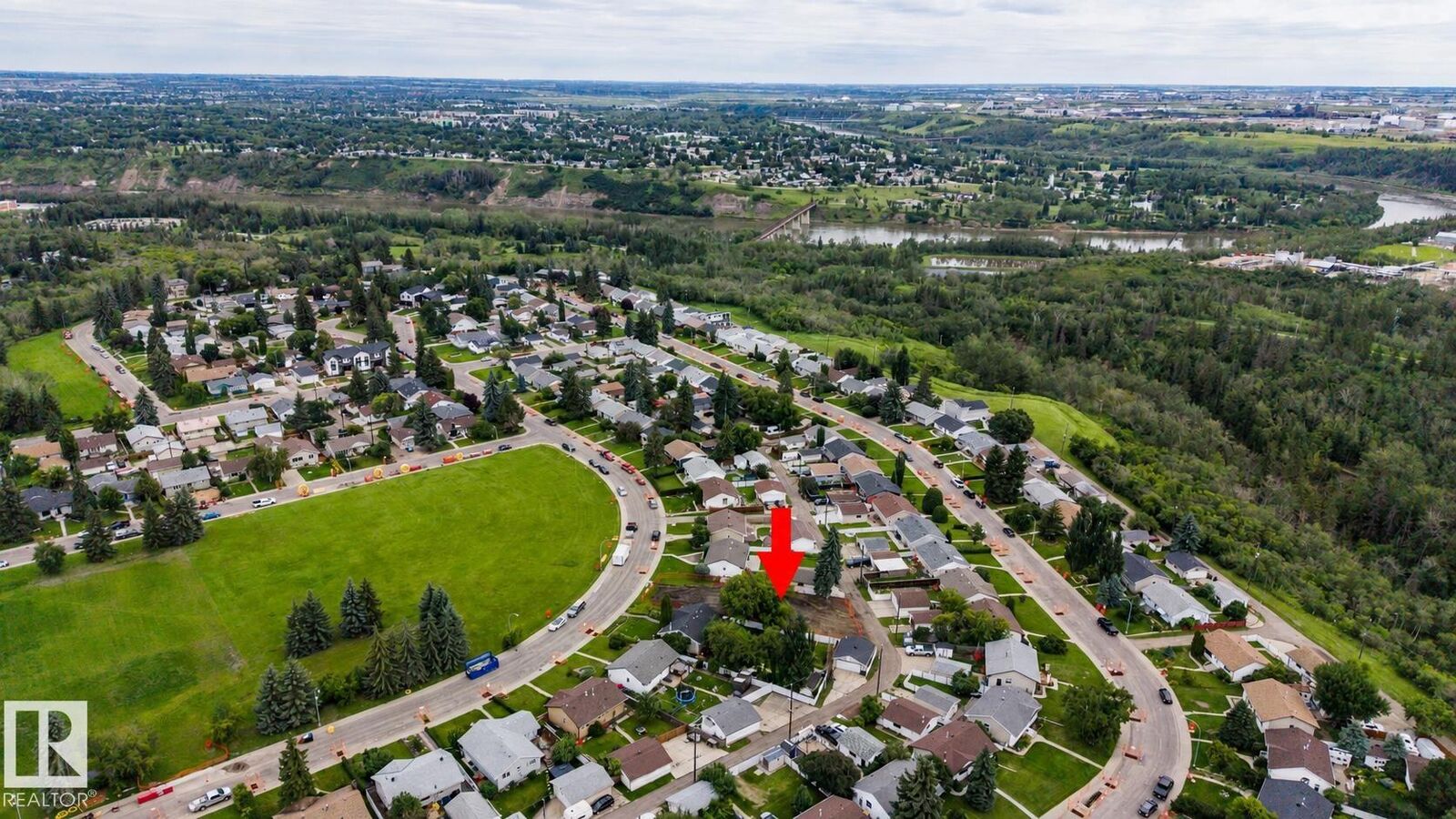 Property Photo:  10513 42 Street NW  AB T6A 1T7 