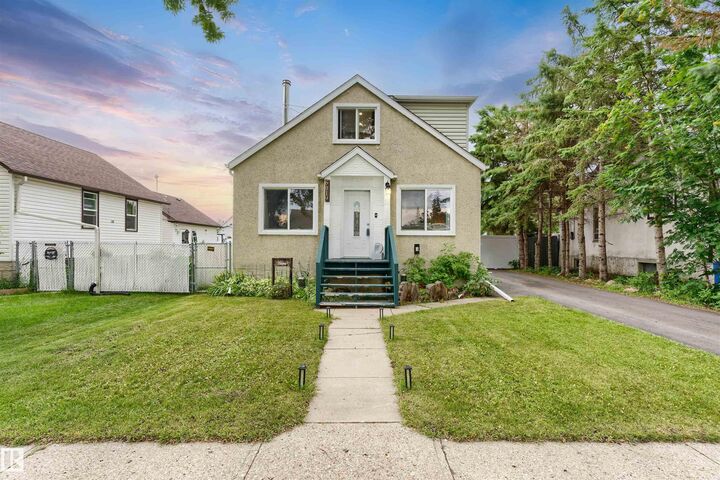 Property Photo:  5019 49 Street  AB T0C 0V0 
