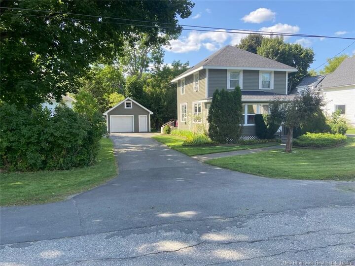 40 Churchill Street — photo 1