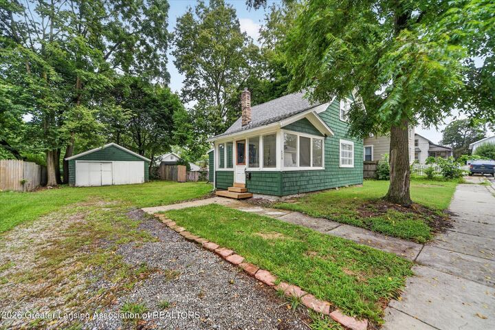Property Photo:  406 Pleasant  MI 48906 