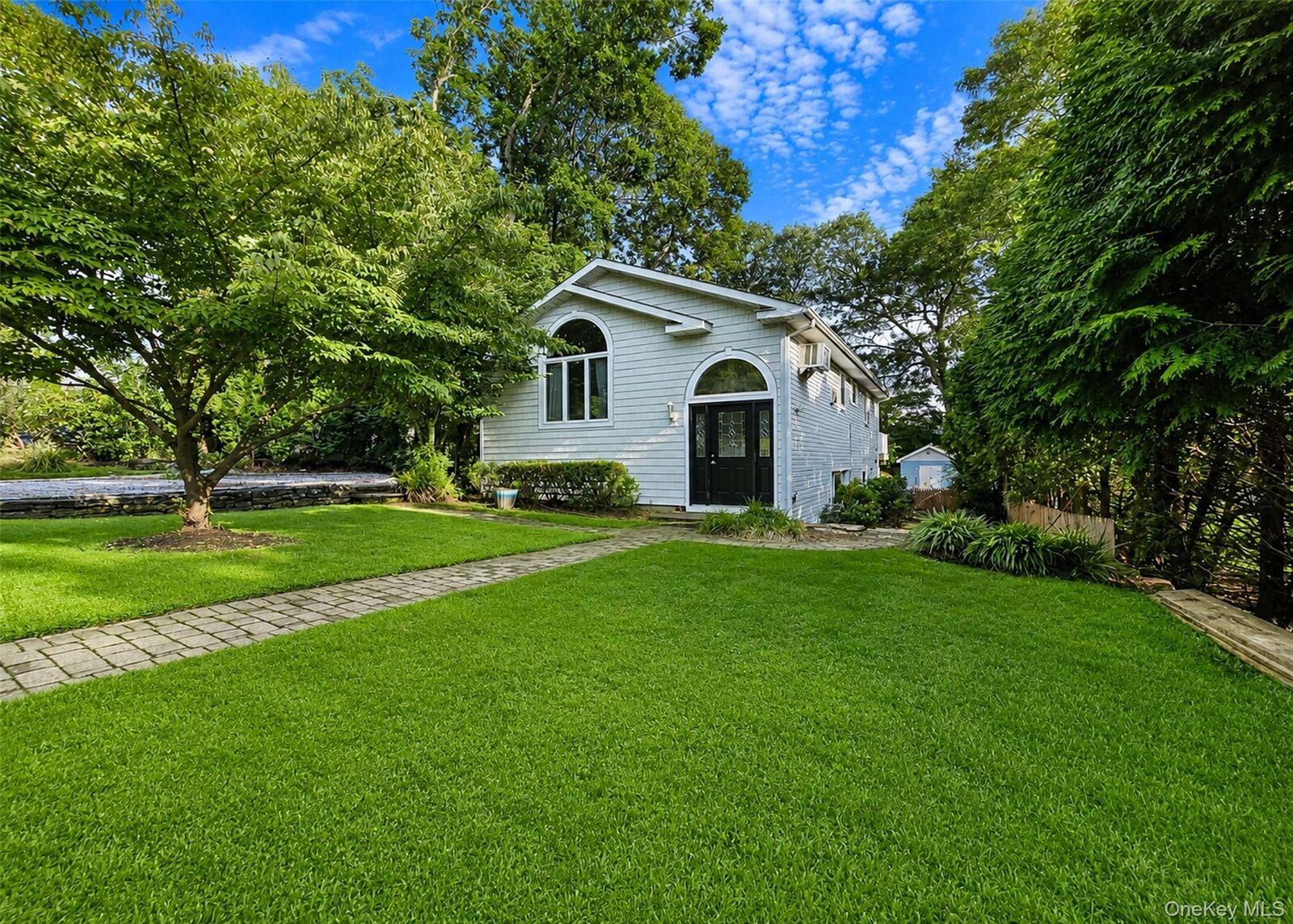 Property Photo:  94 Newton Boulevard  NY 11779 