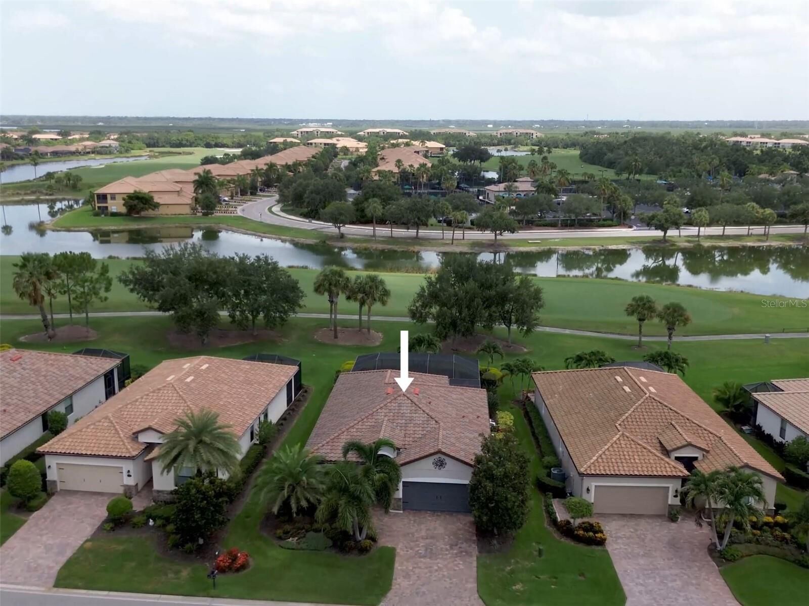 Property Photo: 7031 Quiet Creek Drive FL 34212