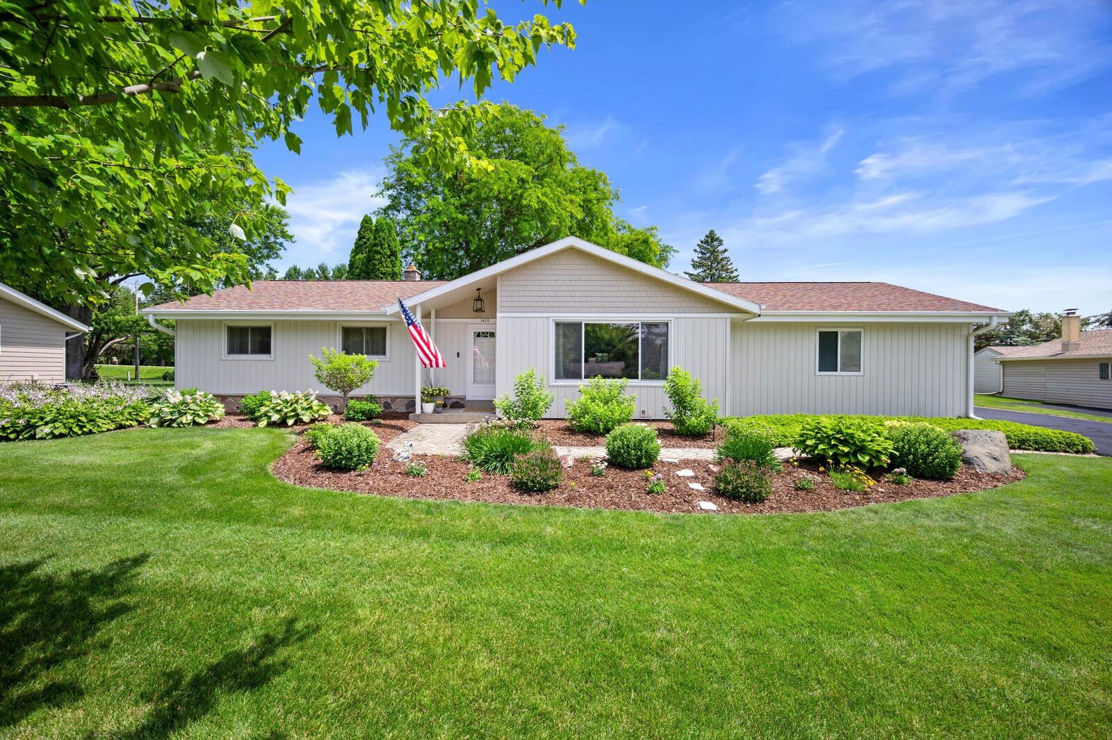 Property Photo:  1420 Mount Ln  WI 53033 