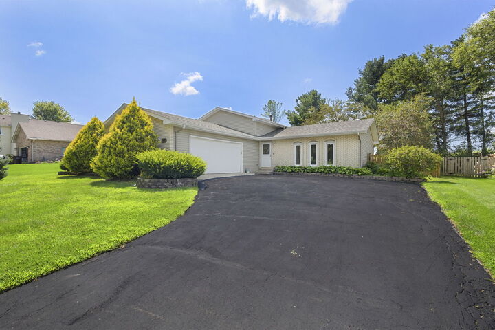 Property Photo:  624 Melrose Lane  IL 60401 