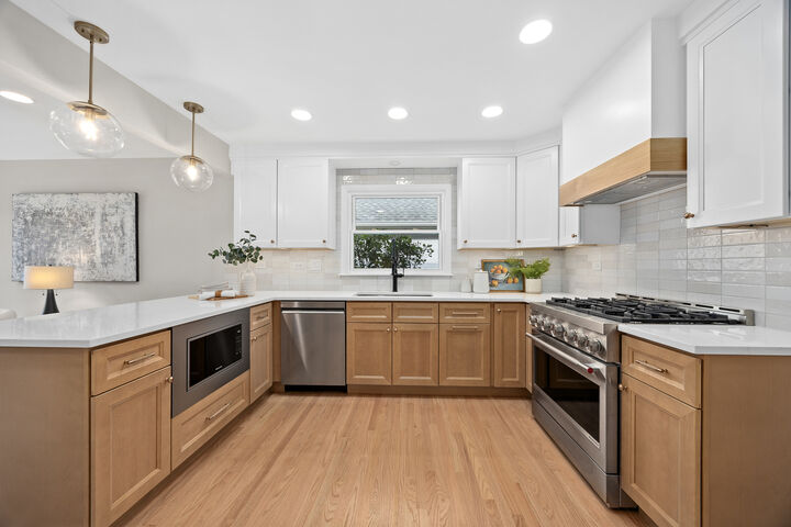 Property Photo: 713 Burning Tree Lane IL 60563