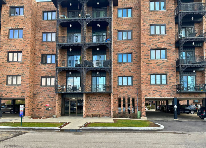 Property Photo:  9355 Landings Lane 301  IL 60016 