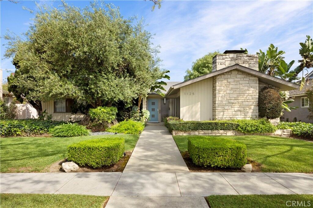 Property Photo:  1125 E Burlinghall  CA 90807 