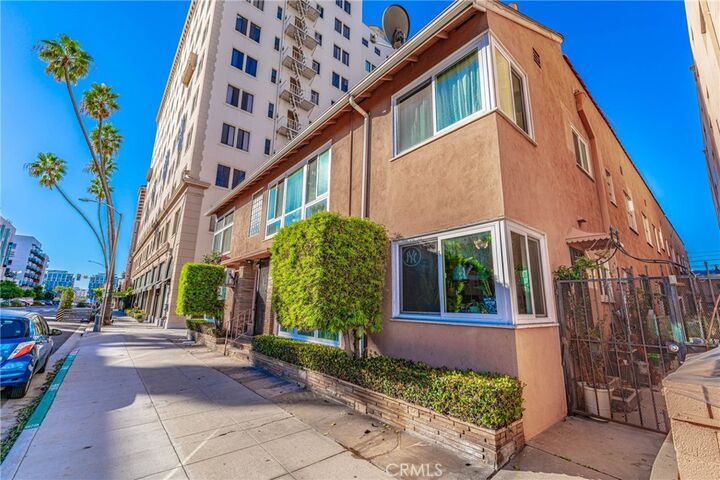 Property Photo: 325 Cedar 1 CA 90802